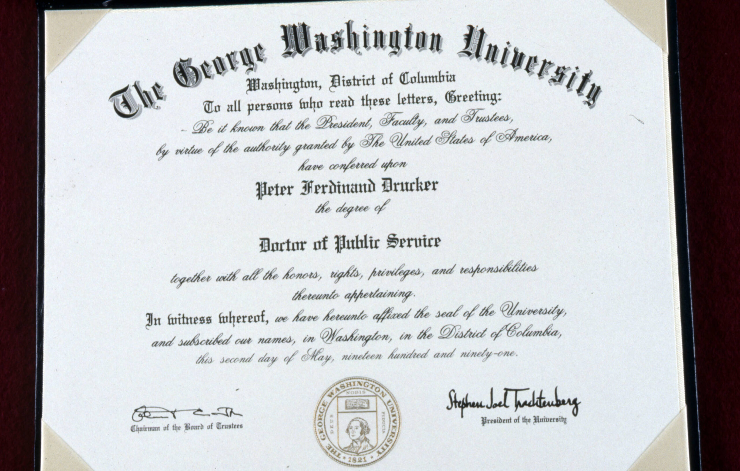 Modelo de título falso de la Universidad George Washington (GWU)